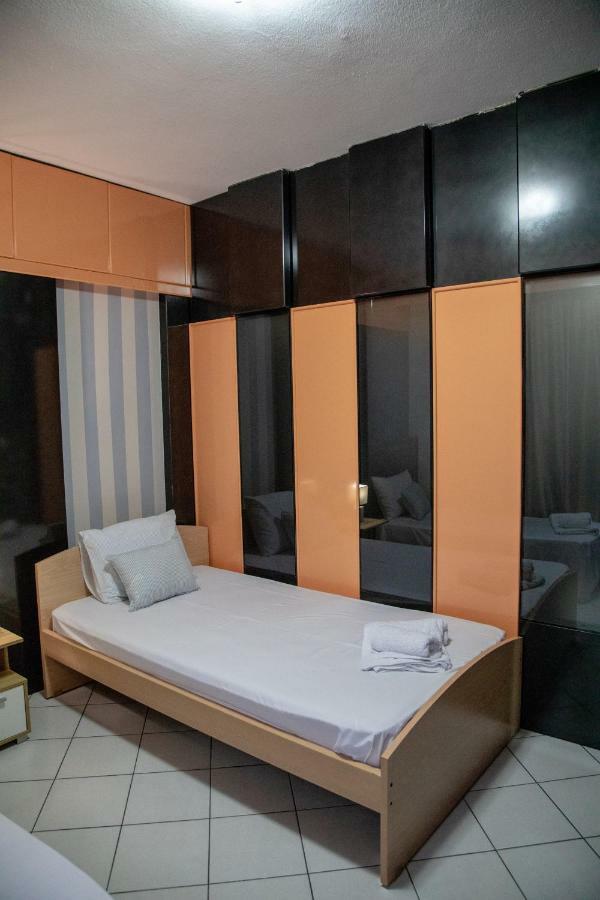 Christine'S Downtown Suites Kavála Eksteriør bilde