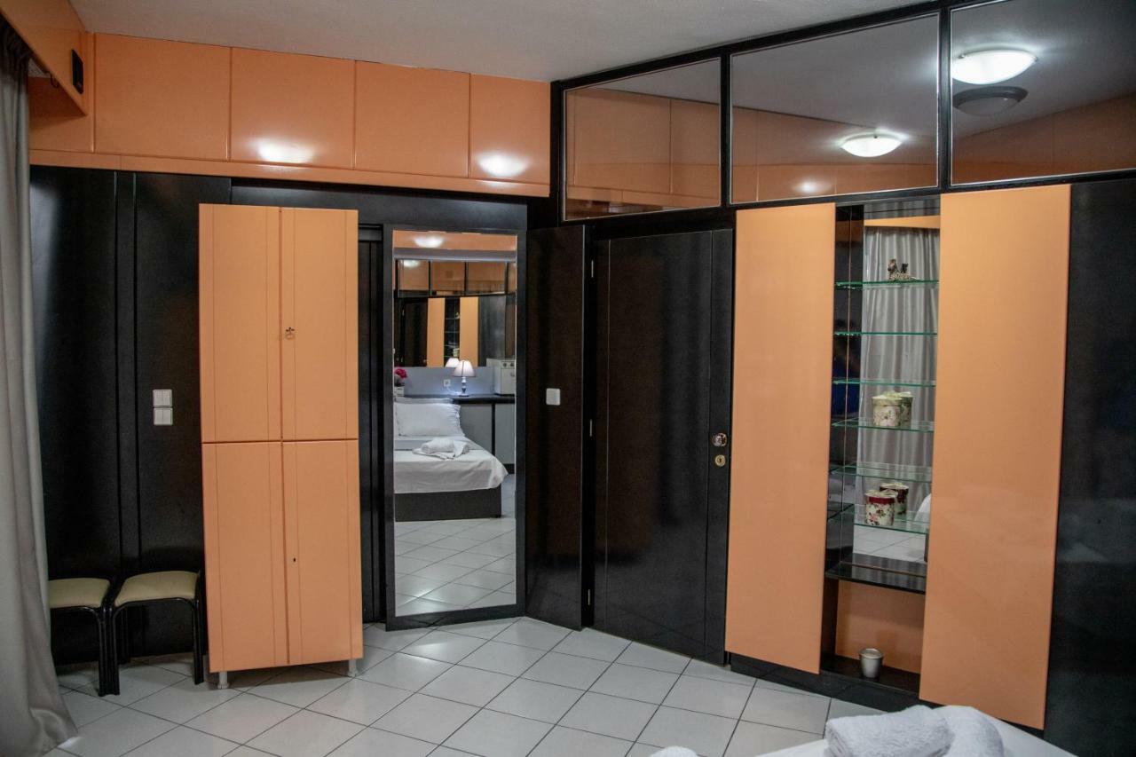 Christine'S Downtown Suites Kavála Eksteriør bilde