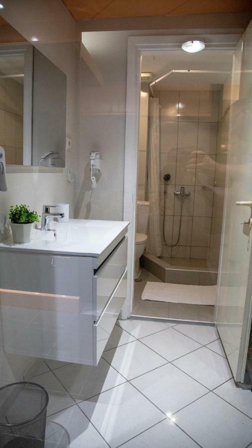 Christine'S Downtown Suites Kavála Eksteriør bilde